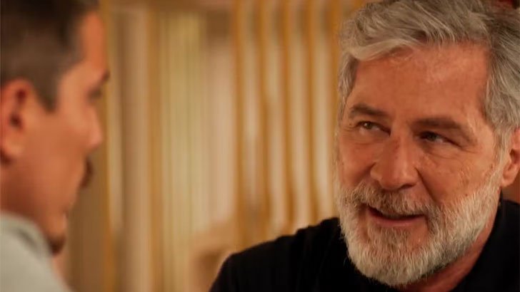 Foto em Fuzuê: César simula atentado