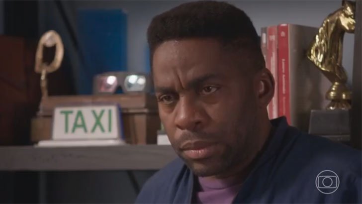 Elas por Elas: Mário encontra provas contra Roberto Foto em Elas por Elas: Mário encontra provas