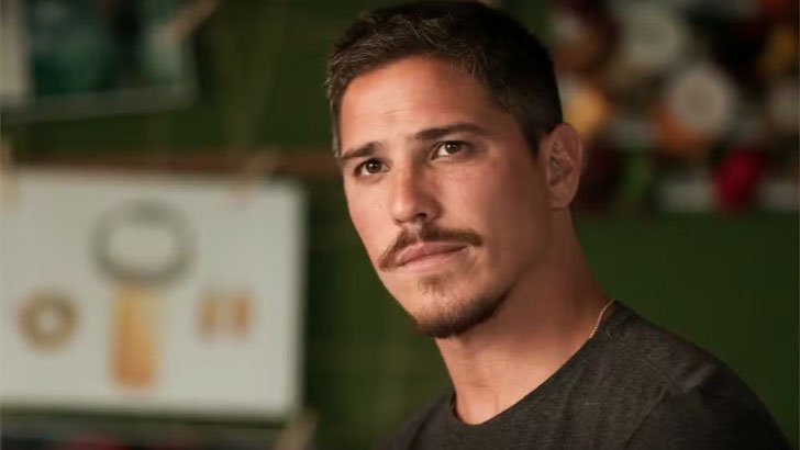 Fuzuê: Julião avisa César que não vai cair sozinho Foto em Fuzuê: Julião avisa César