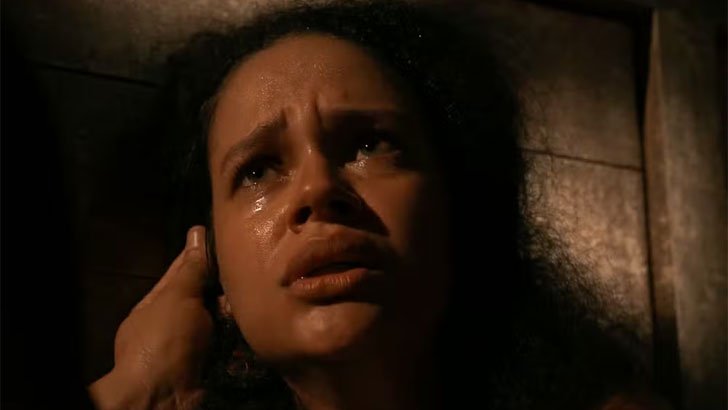 Renascer: Jacutinga encontra Morena no chão após perder o bebê Foto em Renascer: Jacutinga encontra Morena