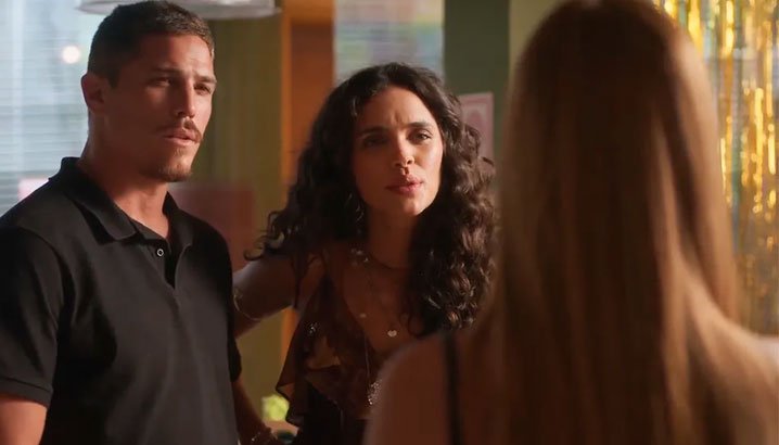 Fuzuê: Julião é desmascarado e expulso por Luna Foto em Fuzuê: Julião é desmascarado