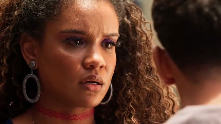 Fuzuê: Soraya passa mal e descobre gravidez Foto em Fuzuê: Soraya passa mal