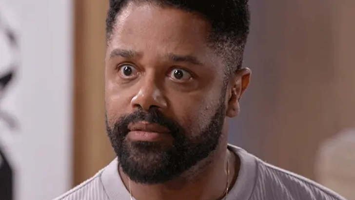 A Infância de Romeu e Julieta: Bernardo defende os Campos e briga com Vera Foto em A Infância de Romeu e Julieta