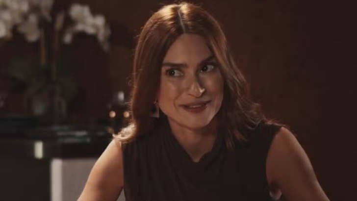 Família é Tudo: Elisa volta com Júpiter, de olho na herança Foto em Família é Tudo: Elisa volta