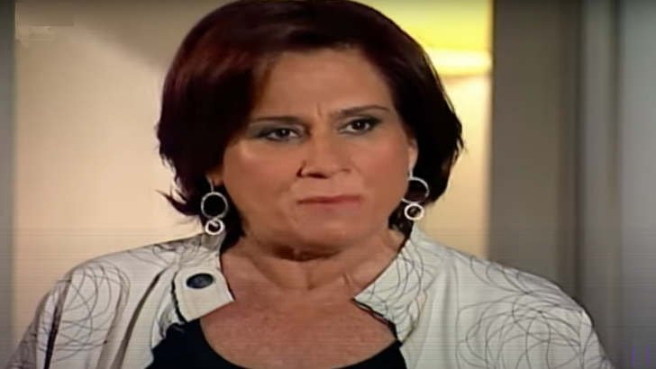 Paraíso Tropical: Acuada, Marion promete ajudar Ivan Foto em Paraíso Tropical: Acuada, Marion...