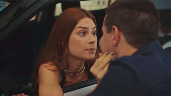 Família é Tudo: Elisa diz para Júpiter que está esperando um filho dele Foto em Família é Tudo: Elisa diz para Júpiter