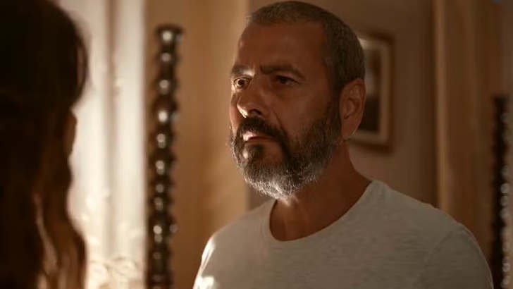 (Foto: TV Globo/Renascer) Foto em Renascer: Inocêncio se revolta