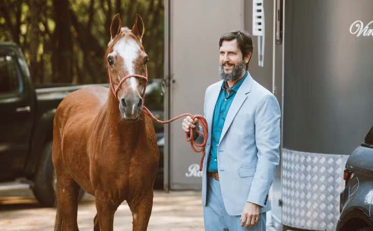 (Foto: TV Globo/Renascer) Foto em Renascer: Egídio leva um cavalo...