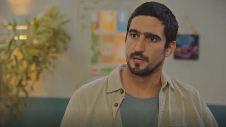 (Foto: TV Globo/Família é Tudo) Fto em Família é Tudo: Tom flagra