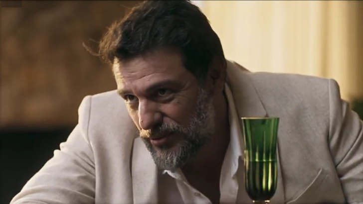 Mania de Você: Molina assedia Viola Foto em Mania de Você: Molina assedia...