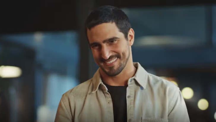 Família é Tudo: Tom adota Eva e pede Vênus em casamento Foto em Família é Tudo: Tom adota Eva