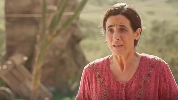 No Rancho Fundo: Tia Salete ouve conversa sobre Margaridinha Foto em Mania de Você: Mavi...