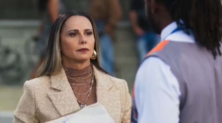 Foto em Volta por Cima: Jão 'engole'...