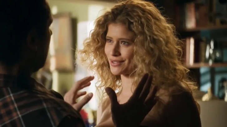 Foto em Volta por Cima: Roxelle arma....