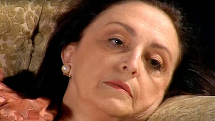 Foto em Alma Gêmea: Débora morre