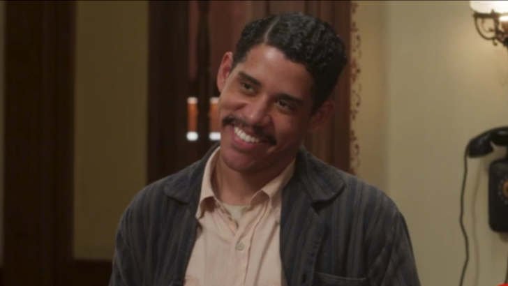 Garota do Momento: Basílio tem crise de ciúme ao conhecer namorado de Beatriz Foto em Garota do Momento: Basílio...