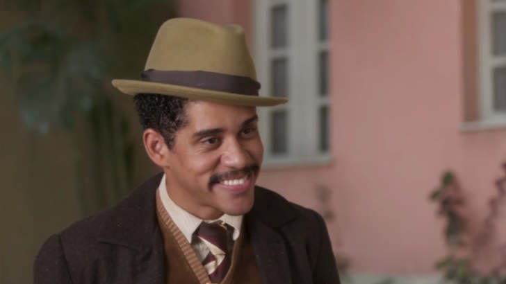 Garota do Momento: Basílio chega ao Rio e surpreende Beatriz Foto em Garota do Momento: Basílio chega