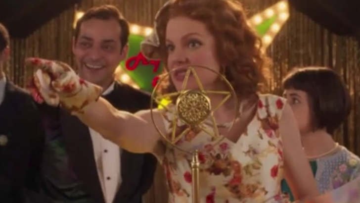 Garota do Momento: Teresa desmaia no palco Foto em Garota do Momento: Teresa desmaia