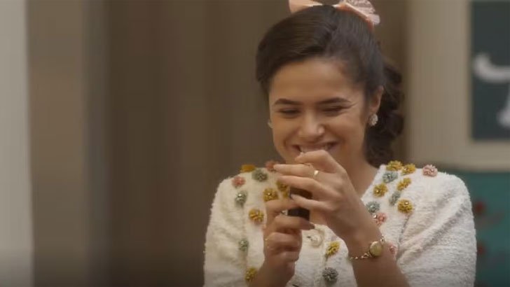 Foto em Garota do Momento: Bia sabota bebida