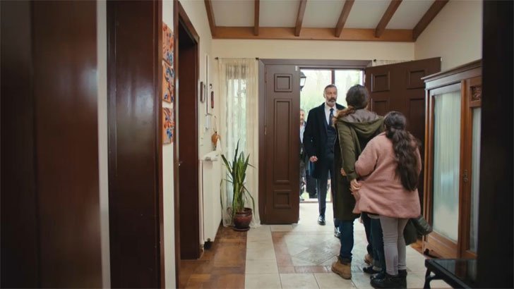 Foto em Bahar e os filhos ficam na mira de Nezir....