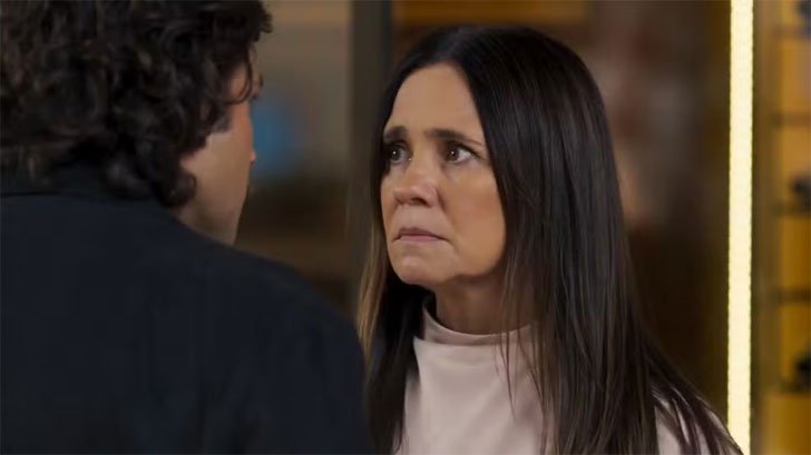 Mania de Você: Mavi humilha Mércia em público Foto em Mania de Você: Mavi humilha Mércia