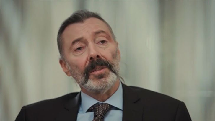 (Foto: Record TV/Força de Mulher) Foto em Força de Mulher: Nezir propõe casamento