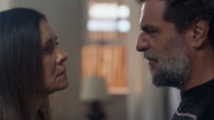 Mania de Você: Molina surpreende Mércia com plano de fuga com a amante Foto em Mania de Você: Molina surpreende Mércia