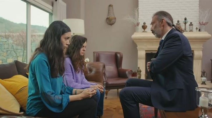 (Foto: Record TV/Força de Mulher) Foto em Força de Mulher: Nezir deixa um vestido de noiva...