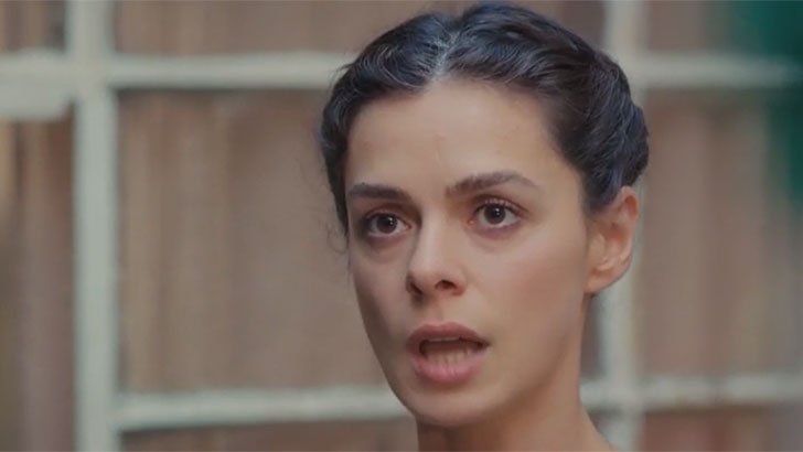 (Foto: Record TV/Força de Mulher) Foto em Força de Mulher: Bahar expulsa Sirin...