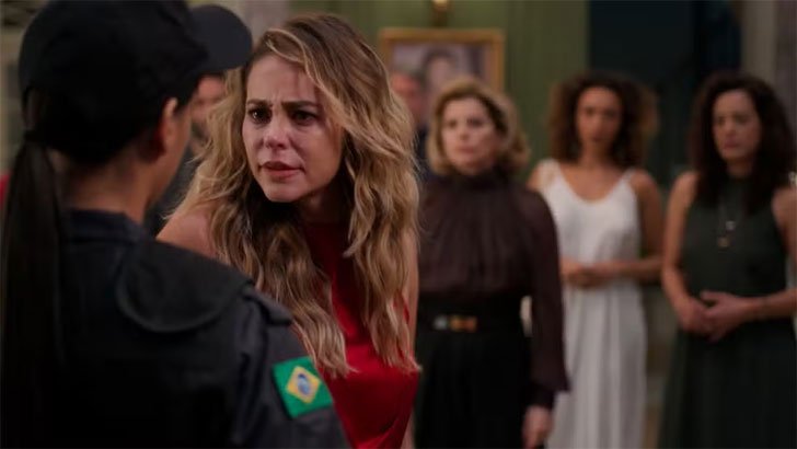 Foto em Vale Tudo: Heleninha tem nova recaída