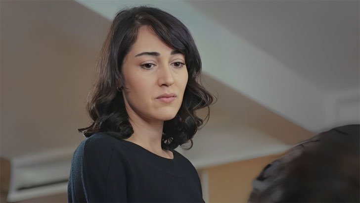 Força de Mulher: Kesmet conta a Ceyda sobre seu romance com Emre Foto em Força de Mulher: Kesmet conta a Ceyda sobre seu romance com Emre