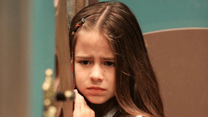 (Foto: SBT/A Caverna Encantada) Foto em A Caverna Encantada: Pilar tenta salvar Anna mas é ameaçadaA Caverna Encantada: Pilar tenta salvar Anna mas é ameaçada