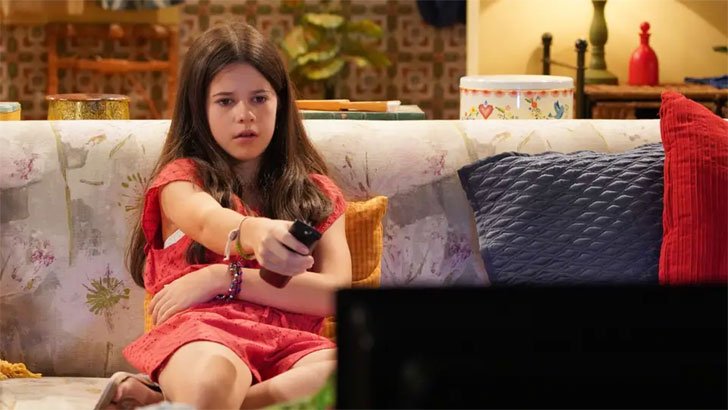 (Foto: TV Brasil/Sangue Oculto) Foto em Sangue Oculto: Vanda troca os remédios de Anna