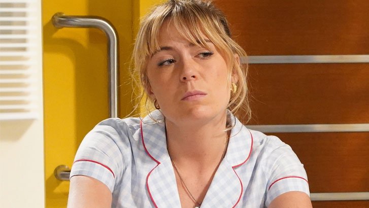 Foto em Sangue Oculto: Bárbara conta para Teresa e Carolina o que sabe sobre Vanda