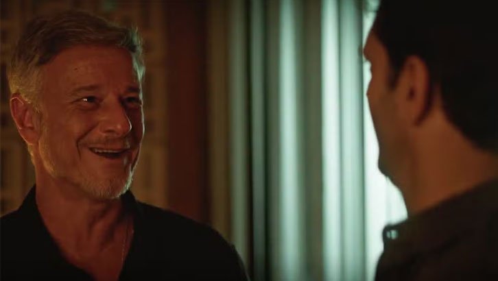 (Foto:TV Globo/Dona de Mim) Foto em Dona de Mim: Jaques tenta exame de DNA de Vanderson