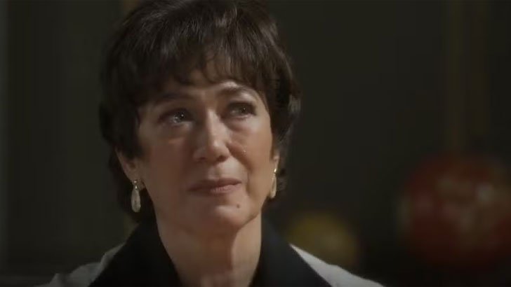 Garota do Momento: Maristela tenta subornar o delegado e é presa Foto em Garota do Momento: Maristela tenta subornar o delegado e é presa