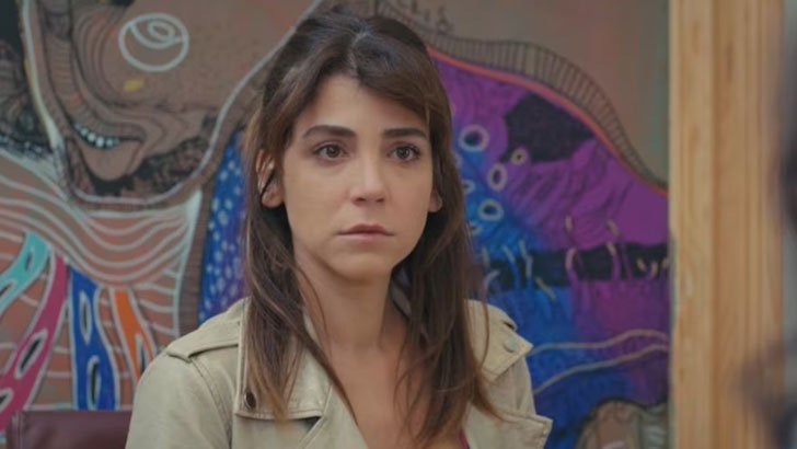 Força de Mulher: Ceyda acha que Raif está brincando com ela Foto em Força de Mulher: Ceyda acha que Raif está brincando com ela