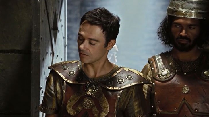 (Foto TV Record/ O Rico e Lázaro) Foo em O Rico e Lázaro: Nebuzaradã busca confissão sobre fuga