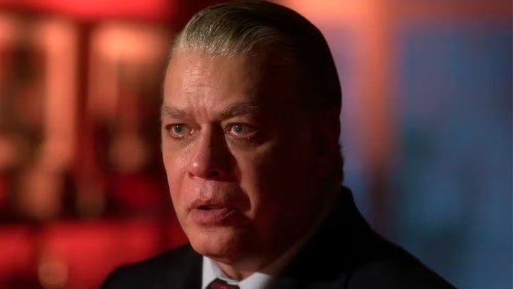 Garota do Momento: Juliano aponta revólver para Beatriz Foto em Garota do Momento: Juliano aponta revólver para Beatriz