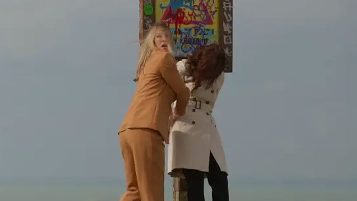 (Foto: TV Brasil/Sangue Oculto) Foto em Sangue Oculto: Vanda foge de emboscada levando Benedita