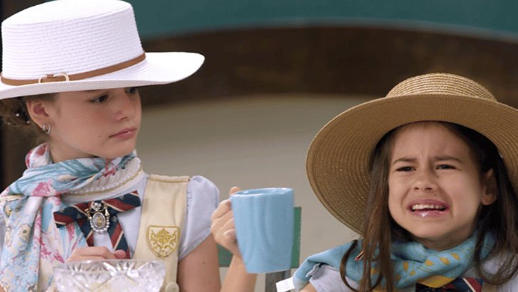 Foto em A Caverna Encantada: Anna está de melhor amiga nova