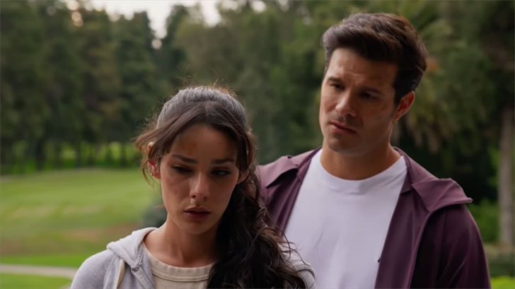 Foto em As Filhas da Senhora Garcia: Arturo diz a Valéria que fará tudo para conquistá-la