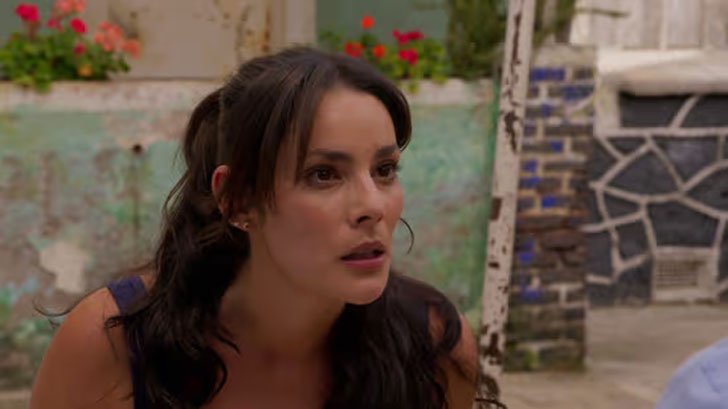 (Foto: Televisa/SBT/As Filhas da Senhora Garcia) Foto em As Filhas da Senhora Garcia: Valéria furiosa confronta Arturo