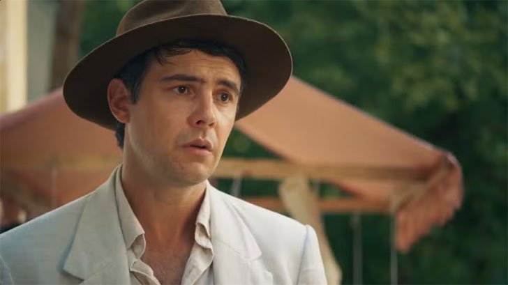 (Foto: TV Globo/Êta Mundo Melhor!) Êta Mundo Melhor!: Candinho dá flagra em Dita e Clóvis