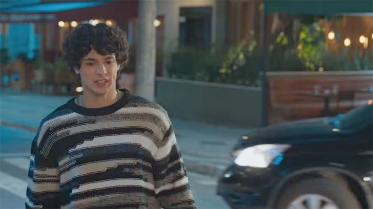 Foto em Vale Tudo: Tiago vê Heleninha na rua embriagada