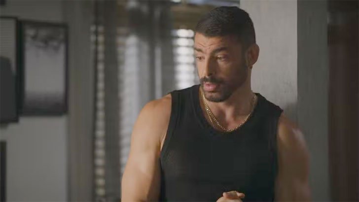 Foto em Vale Tudo: César termina com Fátima