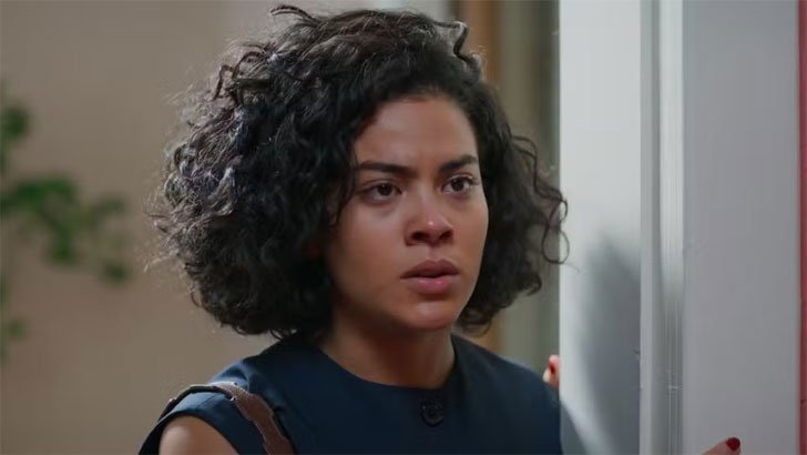 (Foto: TV Globo/Vale Tudo) Foto em Vale Tudo: Desesperada, Fátima bate de novo na porta de Raquel