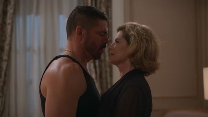 (Foto: TV Globo/Vale Tudo) Em Vale Tudo: Odete surpreende César: ‘Quer se casar comigo?’