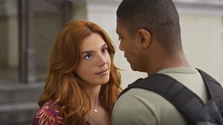 (Foto: TV Globo/Dona de Mim) Foto em Dona de Mim: Marlon deixa Kami confusa