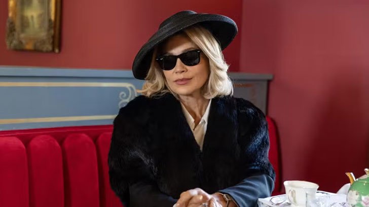 (Foto: TV Globo/Êta Mundo Melhor!) Foto em Êta Mundo Melhor!: Sandra surge em castelo, cheia de rancor e sonhos